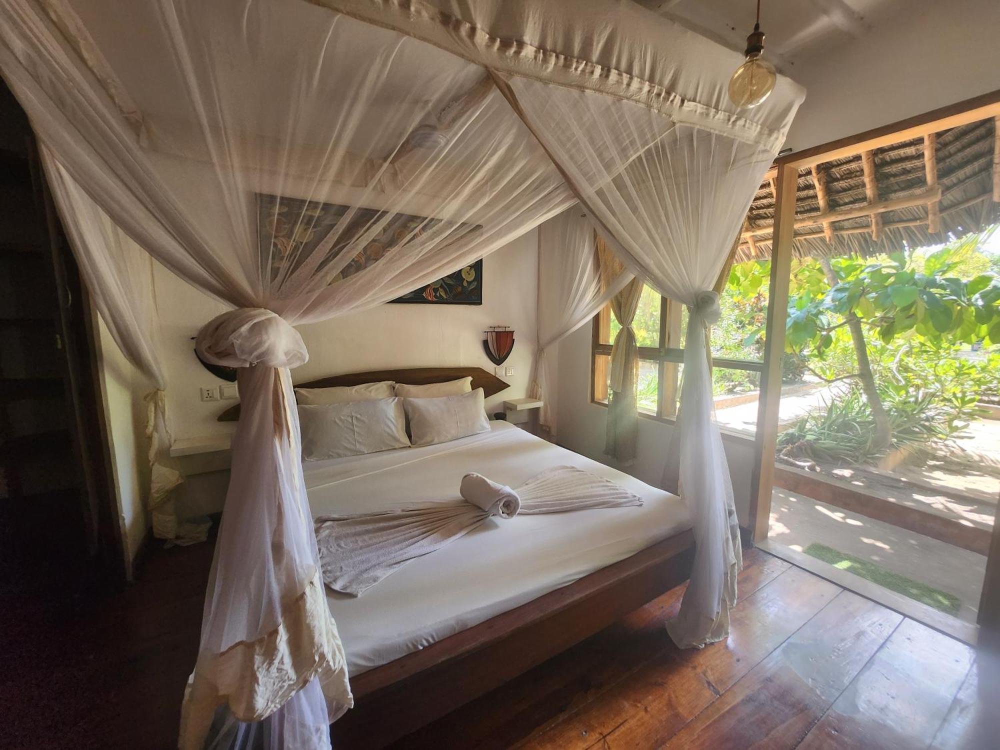 Paje By Night Bungalows Luaran gambar
